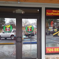 Fox's Pizza Den