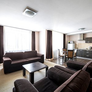 Кухня-гостиная в 2-комнатном VIP - Kitchen and living room in 1-bedroom VIP apartment