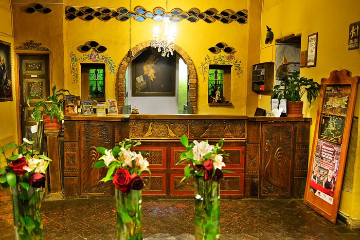 https://dynamic-media-cdn.tripadvisor.com/media/photo-o/0e/30/94/3d/hotel-la-posada-de-san.jpg?w=700&h=-1&s=1