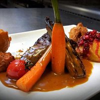 filet de biche, sauce pain d'épices, pomme dauphines