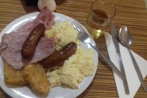 餐饮