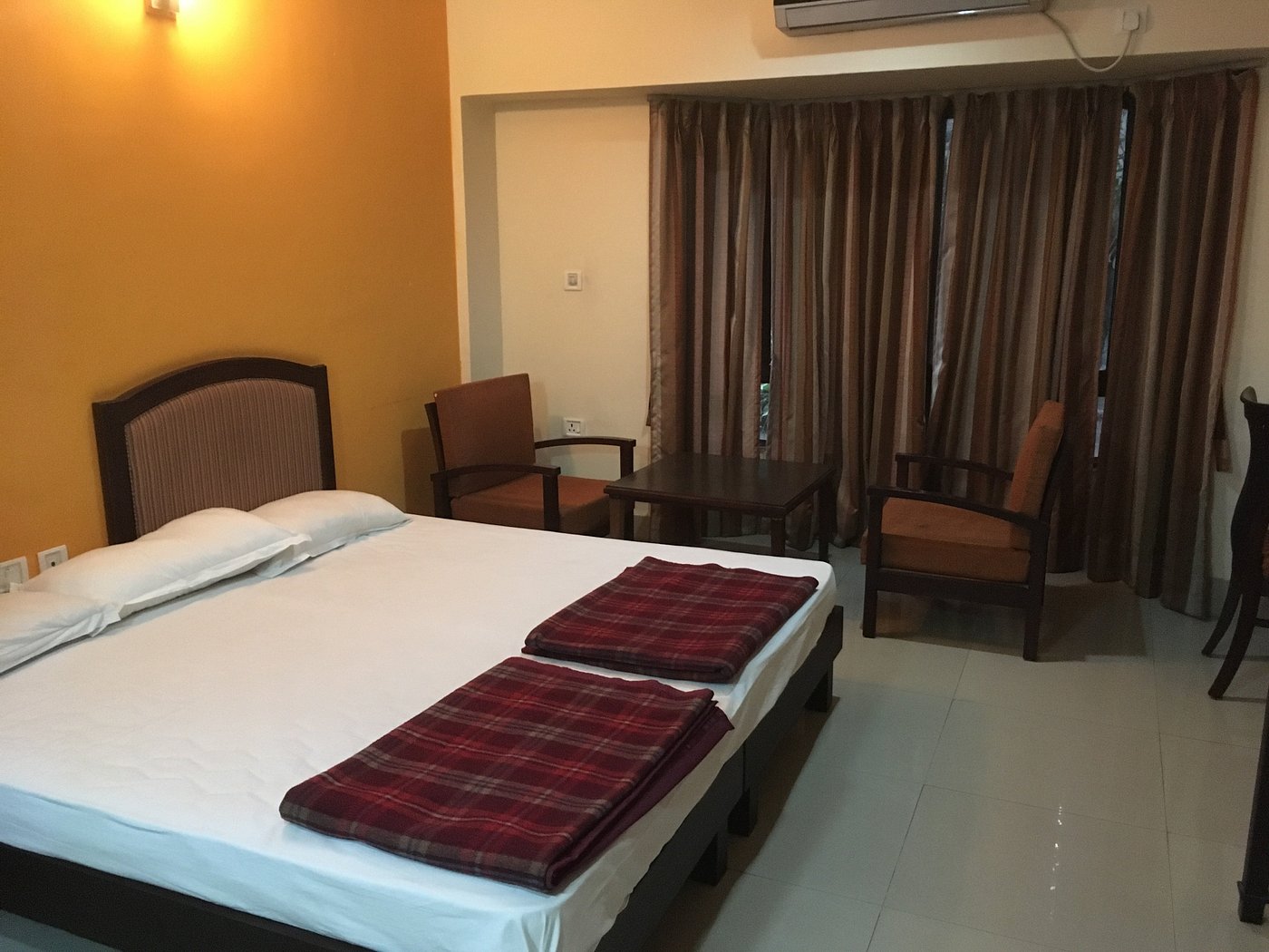 mainak tourist lodge siliguri