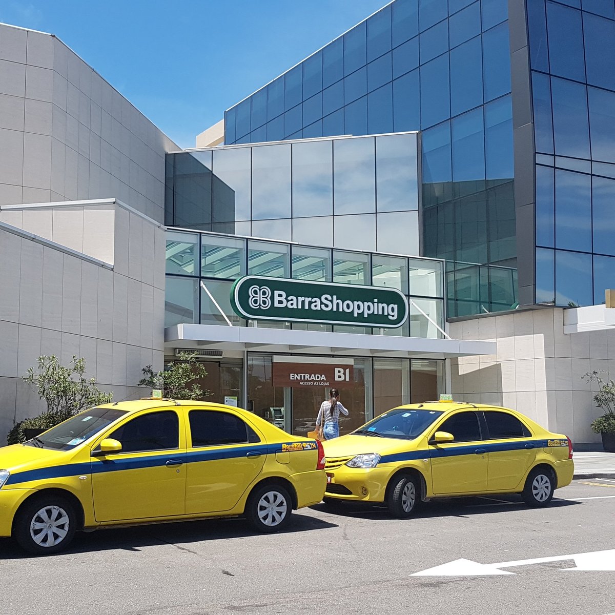 Barra Square Shopping Center