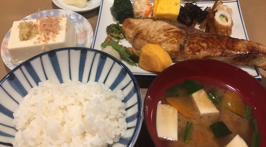 ぶり照焼定食（おかずタップリ！）