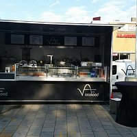 Fantastisch concept ...top eten voor een goede prijs. Werken met handschoenen en wasbak aanwezig