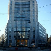 Il terzo palazzo (1950/51) in Largo Donegani 1