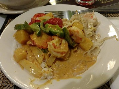 https://dynamic-media-cdn.tripadvisor.com/media/photo-o/0e/34/57/39/best-thai-food-i-have.jpg?w=400&h=300&s=1