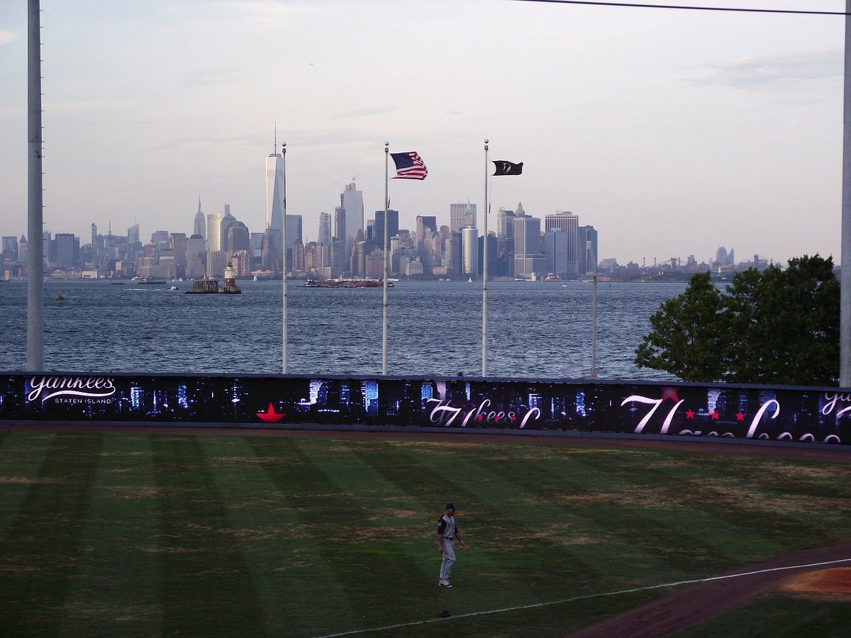 UA Staten Island Stadium 16 & RPX - All You Need to Know BEFORE You Go  (with Photos)