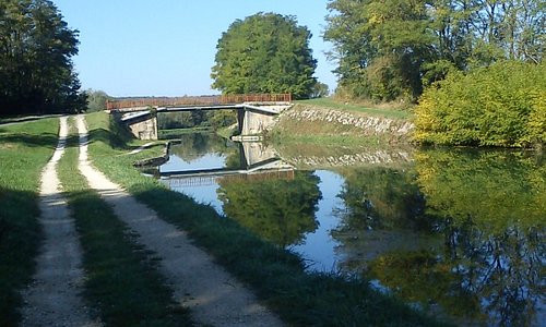 Canal de Bourgogne, idéal pour les promenades