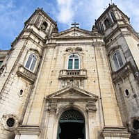 frente da igreja de nossa senhora da conceição da praia.