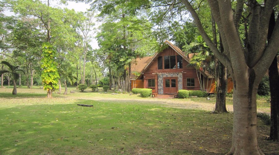 Log cabin