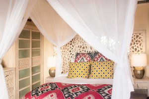 Room & Suite