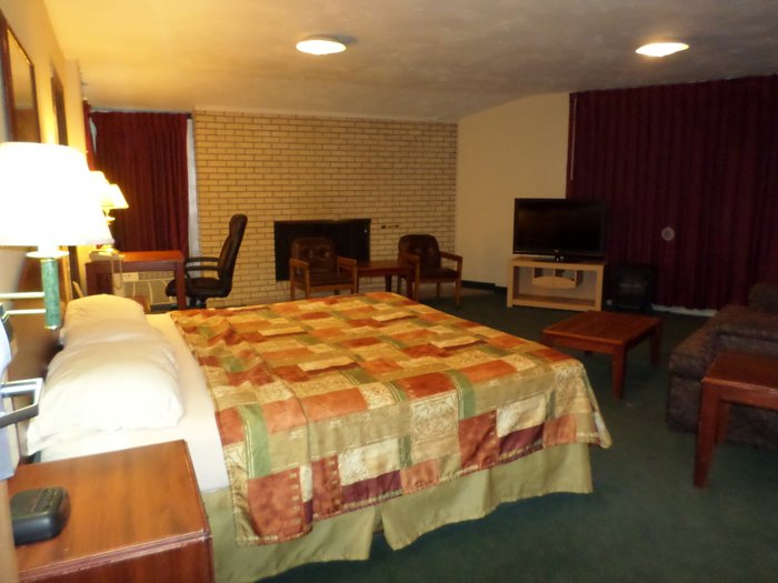 KNIGHTS INN OAKLEY $62 ($̶7̶8̶) - Prices & Hotel Reviews - KS