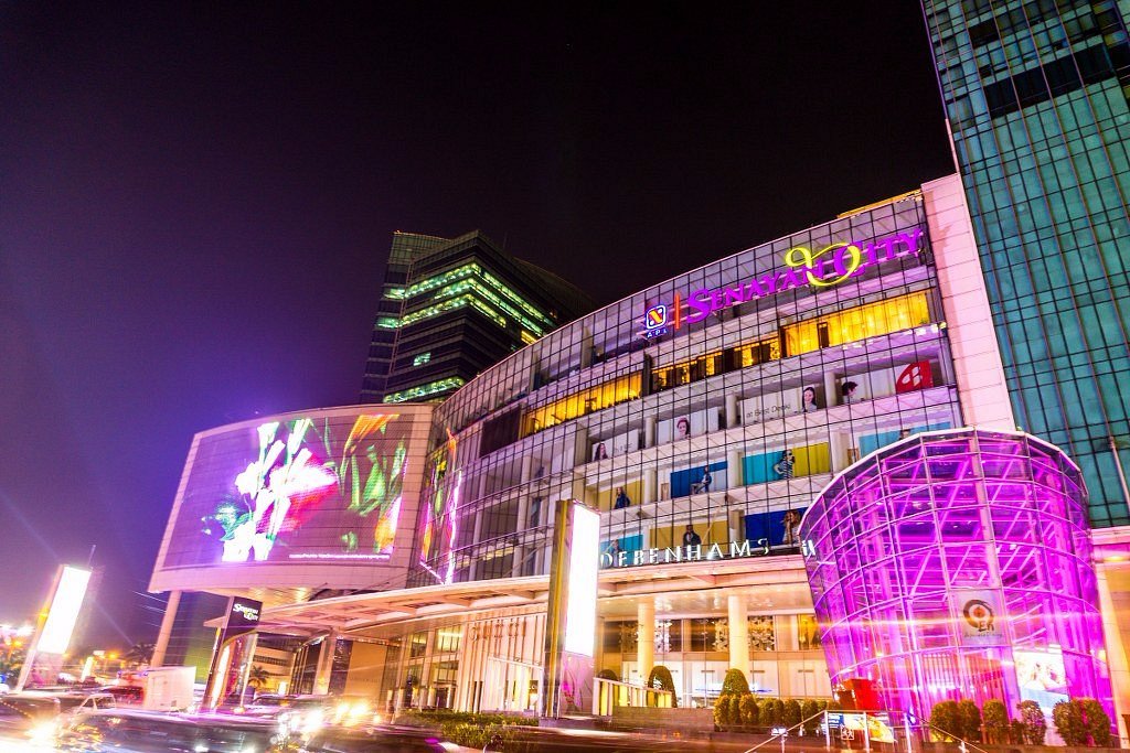 Kisah Sukses Pemilik Senayan City Mall