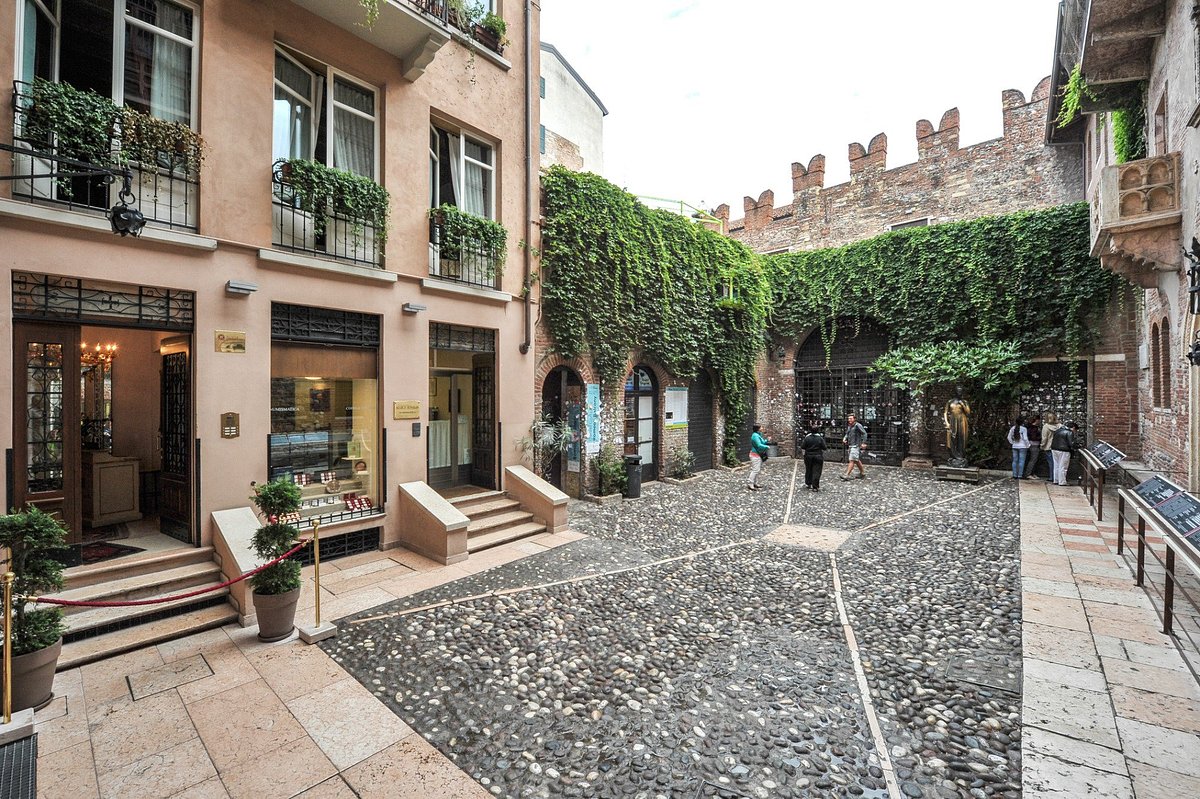 12 Best Hotels in Verona Italy