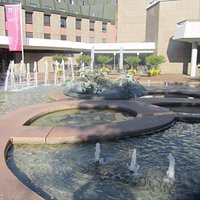 Wasser Fontäne - Theater Brunnen
