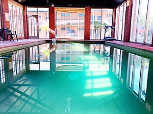 Pool & Beach