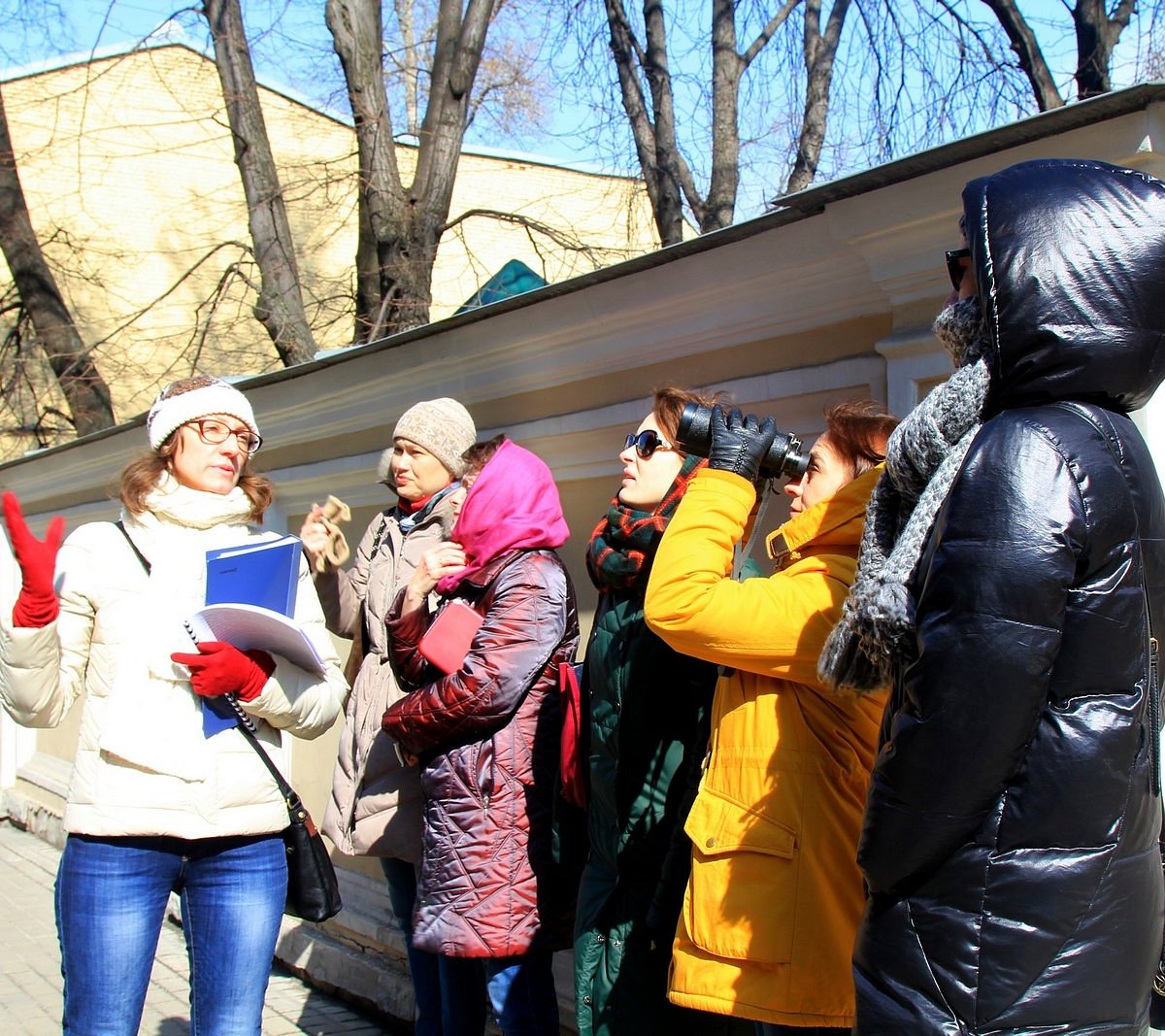 Московские гуляки. Экскурсия по Хамовникам. Московские гуляки экскурсии бесплатно. Анна Яковлевич экскурсовод. Московский гуляка.