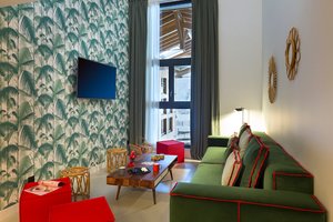 Room & Suite