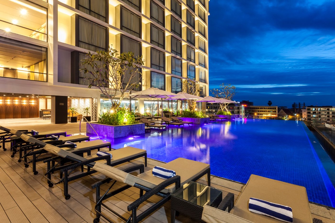 Crowne Plaza Vientiane $95 ($̶1̶5̶7̶) - Prices & Hotel Reviews - Laos