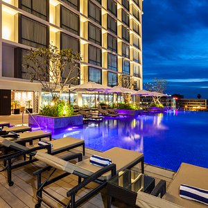 Crowne Plaza Vientiane in Vientiane, image may contain: Hotel, Resort, Pool, City