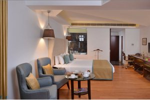 Room & Suite