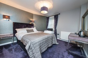 Room & Suite