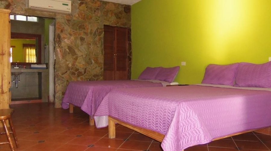 Habitacion estandar 2 camas Matrimoniales