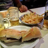 Lomito con papas fritas, muy rico!