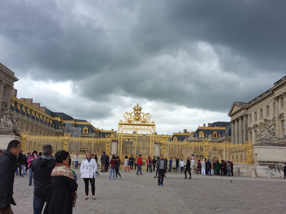 paris tours to versailles