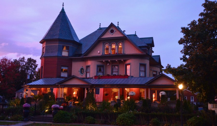 Union Gables Victorian Mansion Inn in Saratoga Springs NY. Hotel amenities in Classic comfort.
