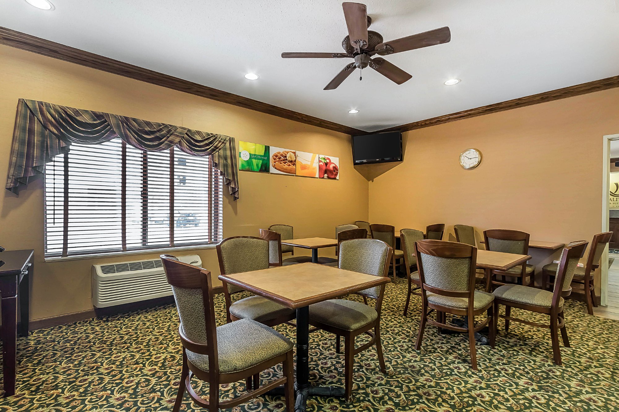 Hotel photo 15 of Quality Inn & Suites.