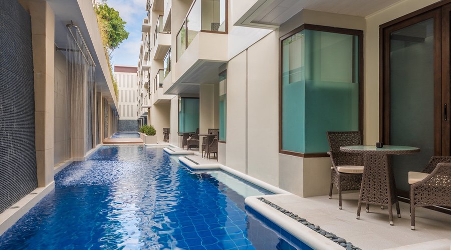 Beach wing swimming pool