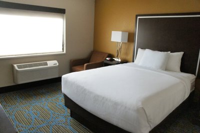 Hotel photo 5 of La Quinta Inn & Suites by Wyndham Emporia.