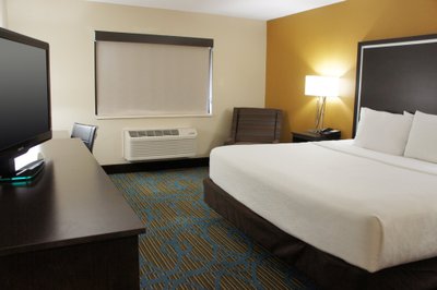 Hotel photo 8 of La Quinta Inn & Suites by Wyndham Emporia.