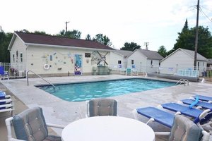 Pool & Beach