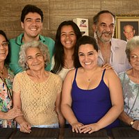 Integrantes da Família Amado na inauguração da loja em Tiradentes