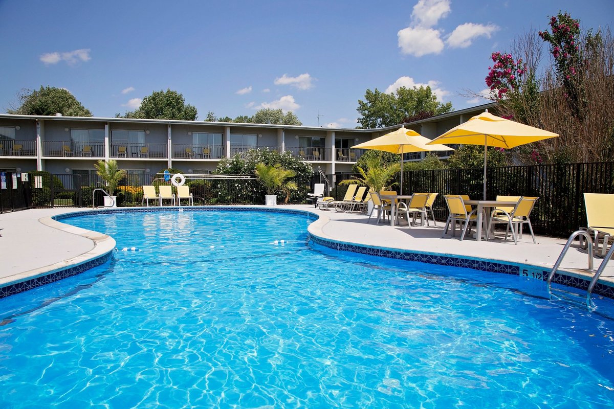 Best Western At Historic Concord Pool Pictures & Reviews Tripadvisor