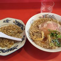 お店と人気のラーメンセット