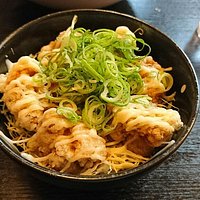 サイドの丼物もおいしい(から揚げ丼)