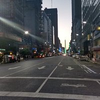 Ao fundo obelisco