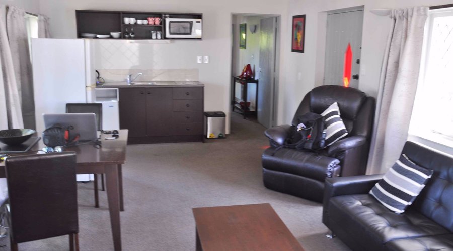 lounge dining kitchen