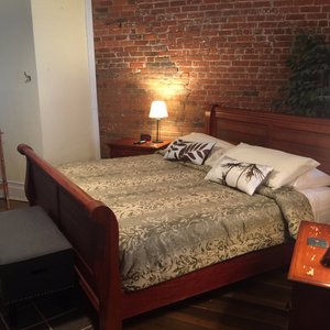 2nd floor sleigh bed