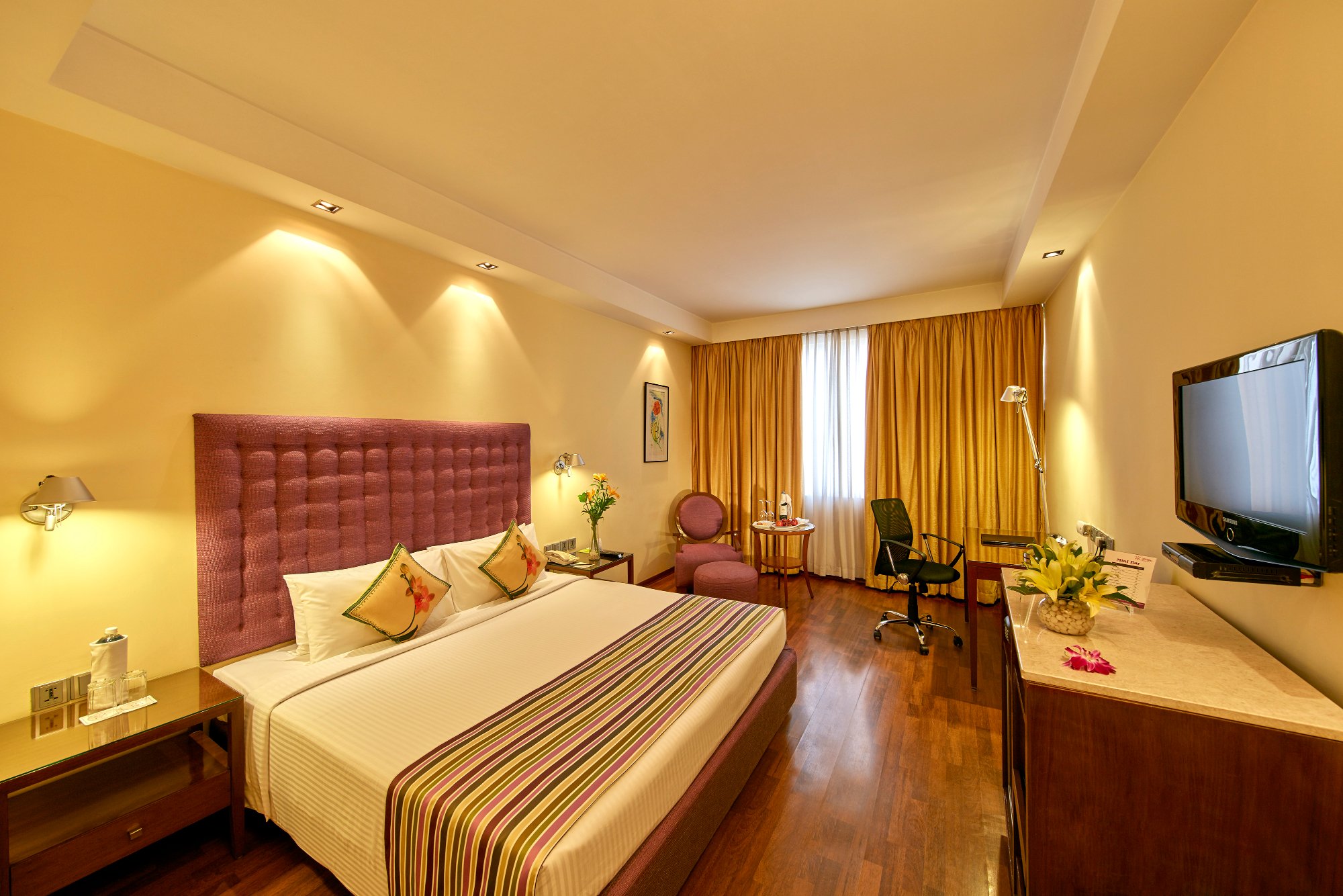 Hotel photo 9 of Royal Orchid Central.