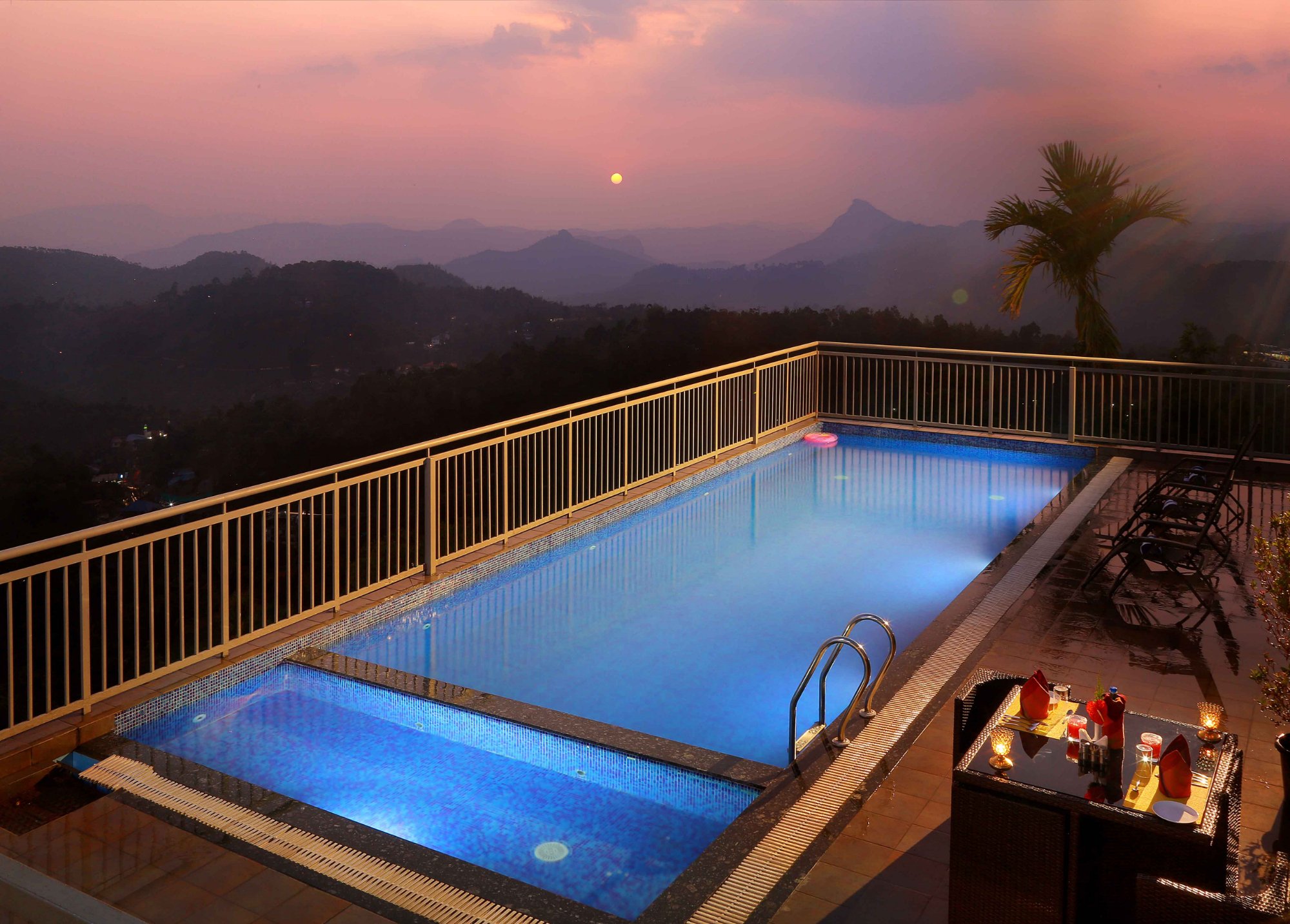 The Munnar Queen Pool: Pictures & Reviews - Tripadvisor