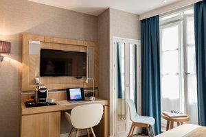 Room & Suite