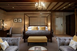 Room & Suite