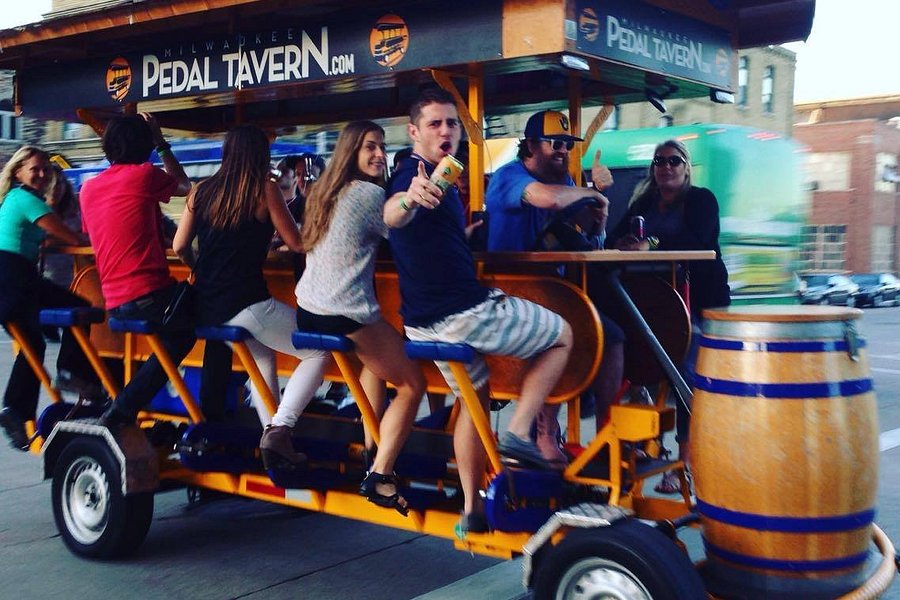 milwaukee pedal tavern tours