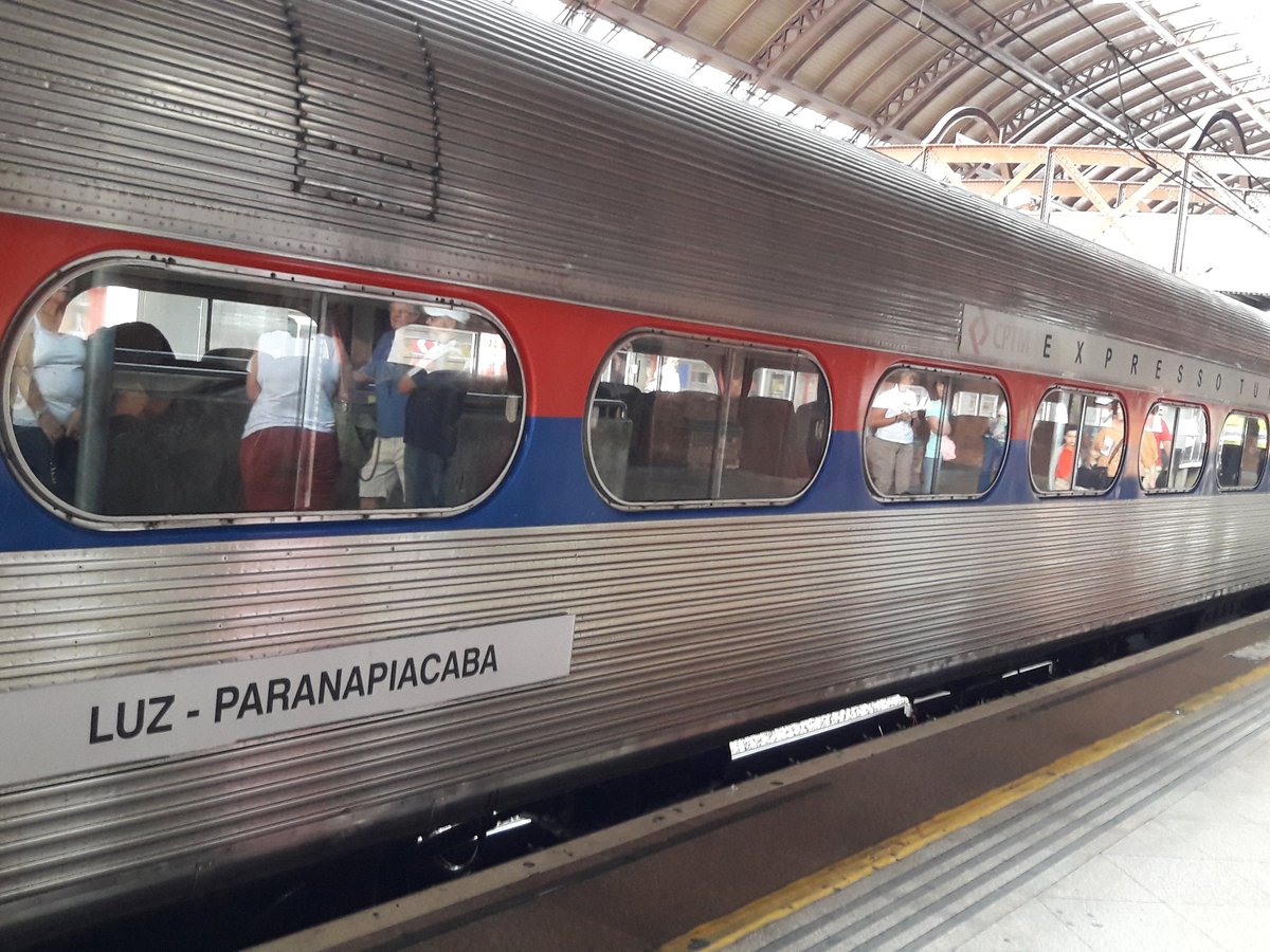 Trem no Paraná: 40 minutos com vista para precipício, diz passageira