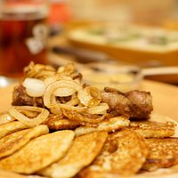 Блюда национальной кухни очень сытны, а если учесть и размер порции...